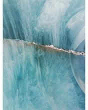 Load image into Gallery viewer, Cold Beauty #04